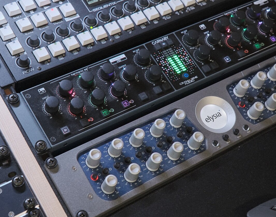 Close-up of mastering rack: Cranborne Carnaby HE2 and Elysia museq